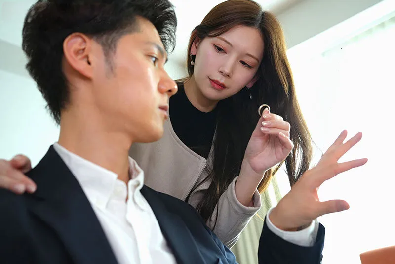 Vợ yêu đi đi chơi, người chồng ở nhà bị nhỏ em cô vợ gạ làm tình không trượt phát nào